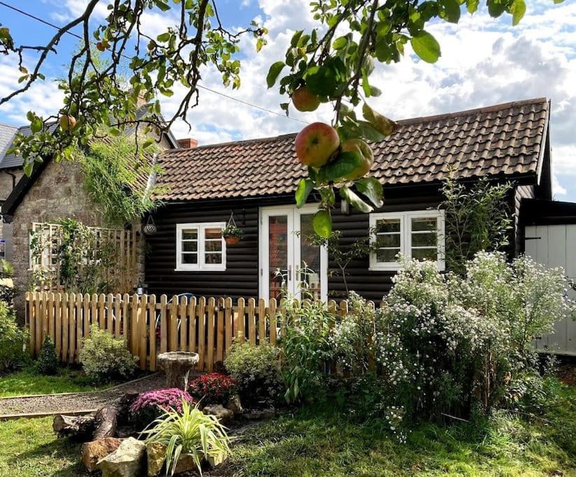 Cosy Studio Retreat In Wells, Somerset Exterior photo